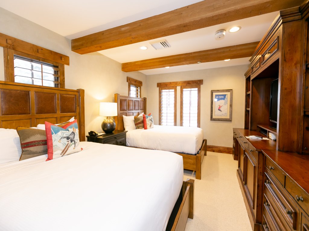 Expansive Four Bedroom Suite at The Chateaux Vacation Rental in Park City - RedAwning