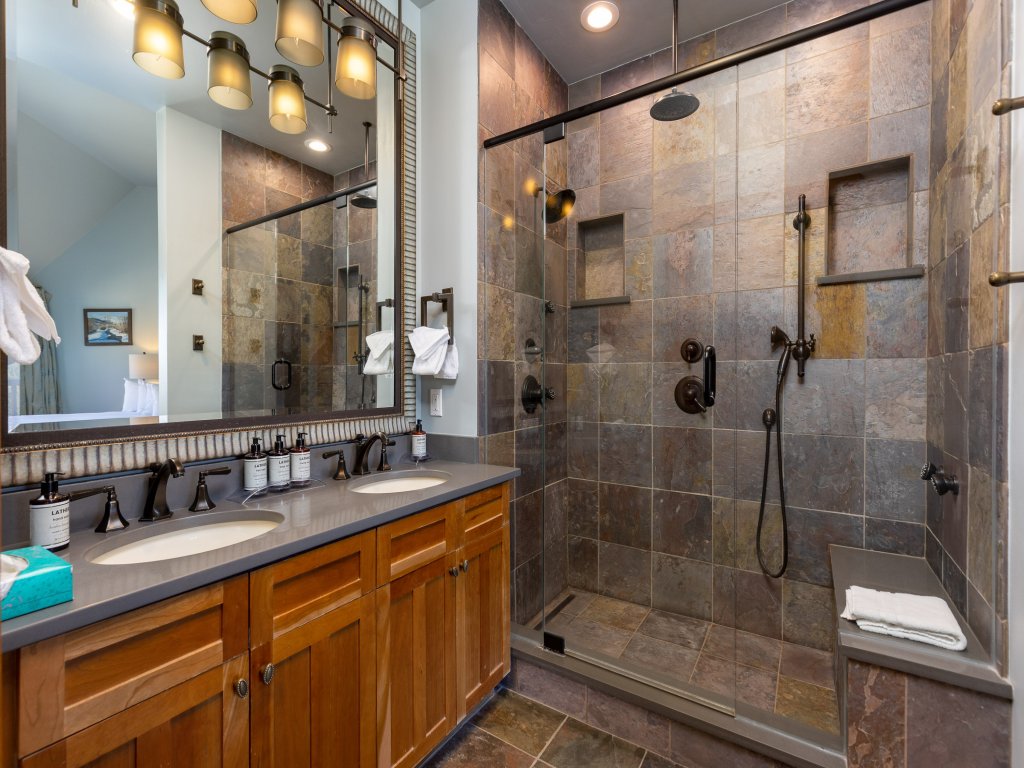 2300 Red Hawk Lodge Vacation Rental in Keystone - RedAwning