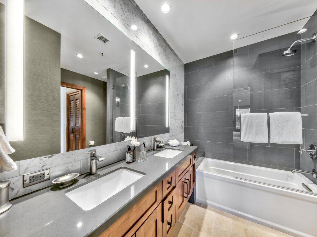 Luxury 2Br Residence steps from Heavenly Village & Gondola Vacation Rental in California - RedAwning