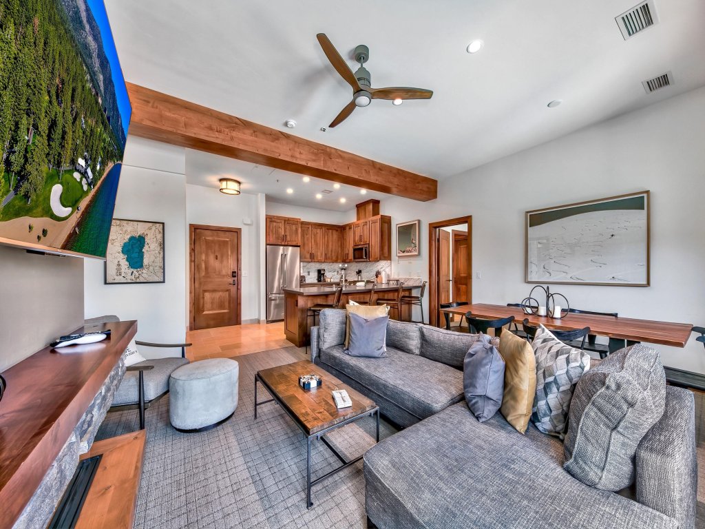 Luxury 2Br Residence steps from Heavenly Village & Gondola Vacation Rental in California - RedAwning