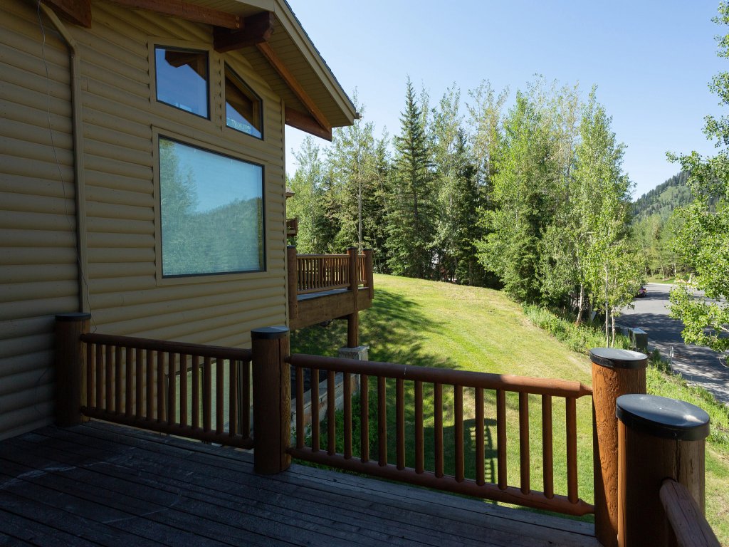 Double Eagle at Deer Valley Resort - Three Bedroom Condo with Hot Tub #17 Vacation Rental in Park City - RedAwning
