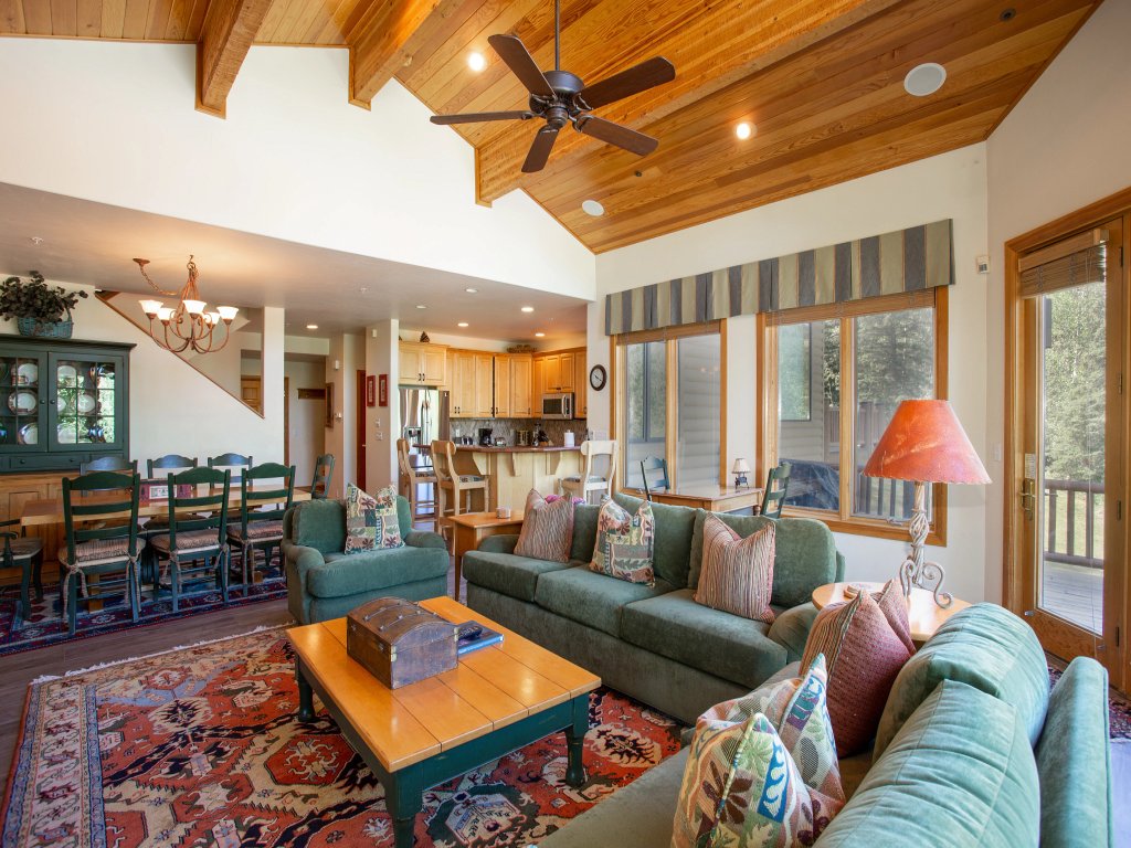 Double Eagle at Deer Valley Resort - Three Bedroom Condo with Hot Tub #17 Vacation Rental in Park City - RedAwning