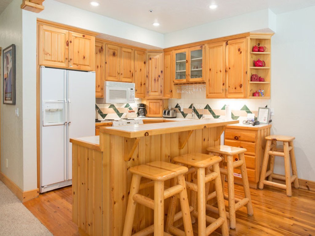 Bristlecone at Deer Valley Resort - Three Bedroom Condo with Hot Tub #101 Vacation Rental in Park City - RedAwning