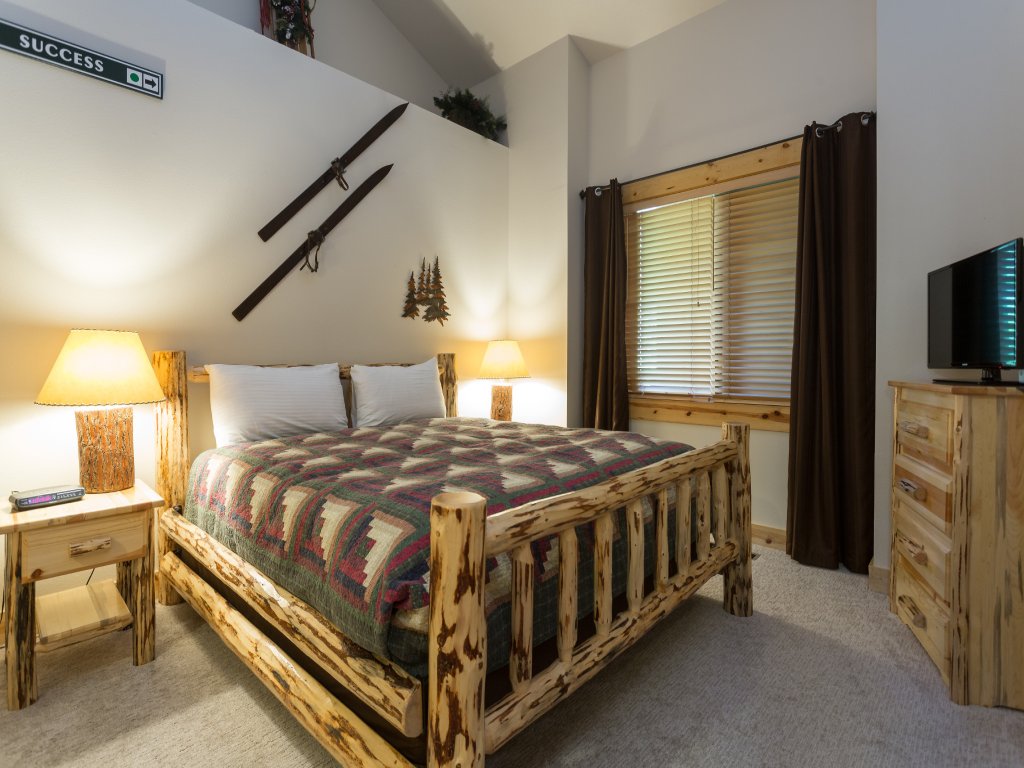 Comstock Lodge - Two Bedroom Condo with Hot Tub #306 Vacation Rental in Park City - RedAwning