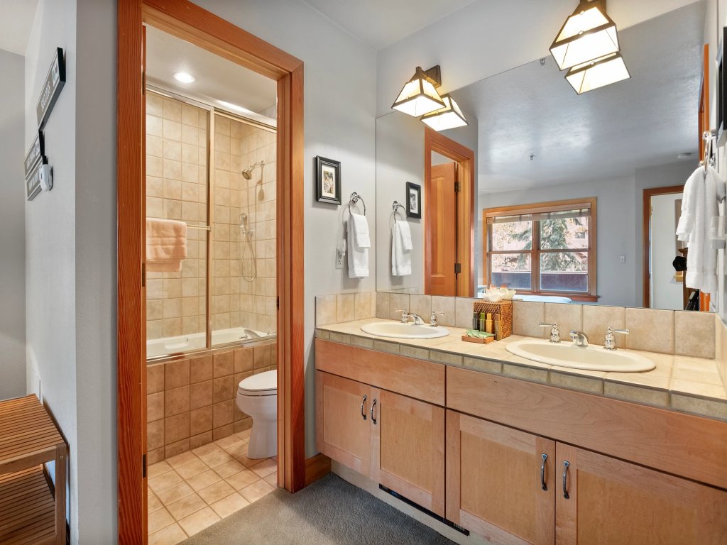 Greyhawk at Deer Valley Resort - Two Bedroom Condo with Hot Tub #12 Vacation Rental in Park City - RedAwning