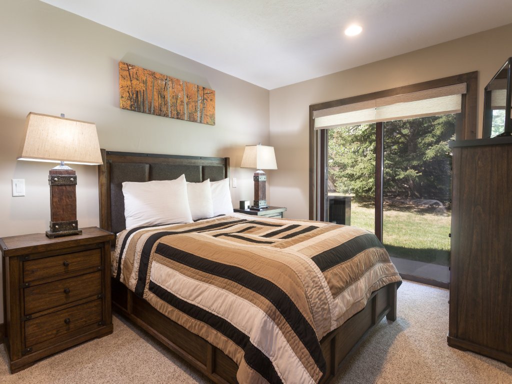 Lakeside at Deer Valley Resort - Two Bedroom Condo #1679 Vacation Rental in Park City - RedAwning