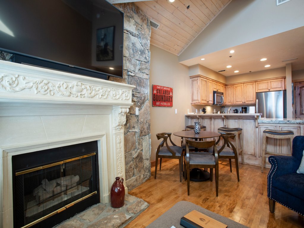 Royal Plaza at Deer Valley Resort - One Bedroom Condo #404 Vacation Rental in Park City - RedAwning
