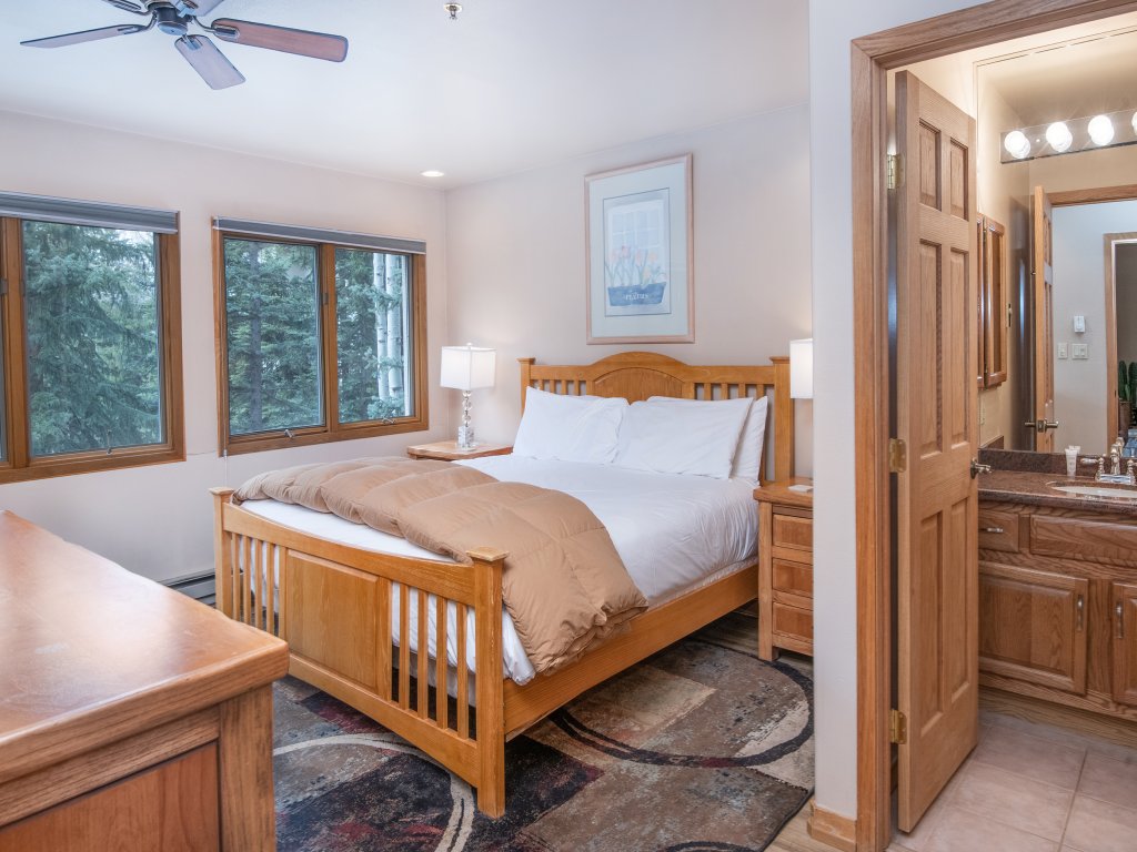 Townsend Place B103 Vacation Rental in Beaver Creek - RedAwning