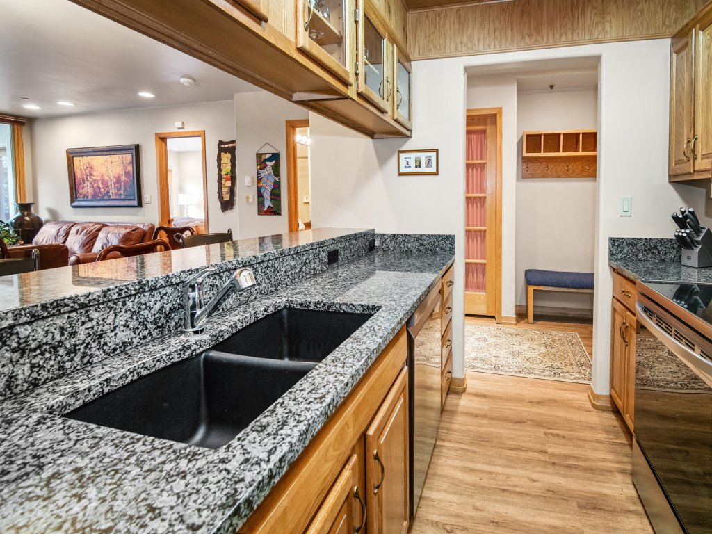 Townsend Place B103 Vacation Rental in Beaver Creek - RedAwning