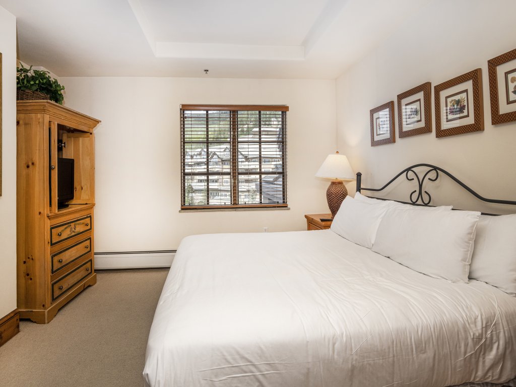 Market Square 306 Vacation Rental in Beaver Creek - RedAwning