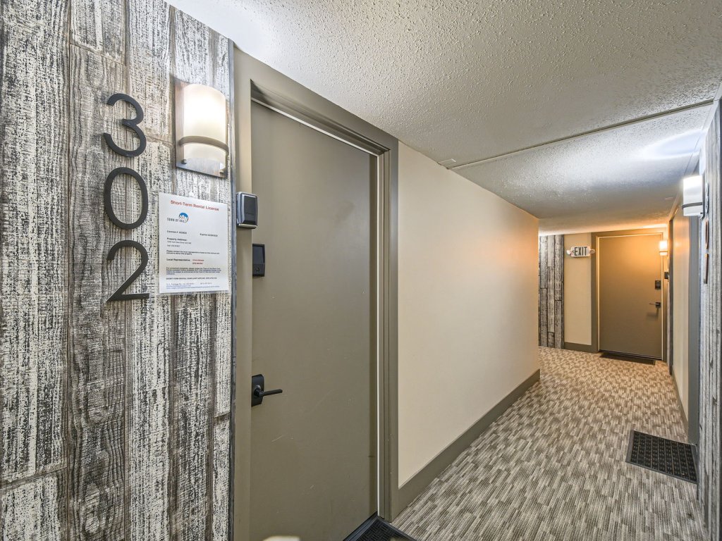 Snowlion Condos 302 Vacation Rental in Vail - RedAwning