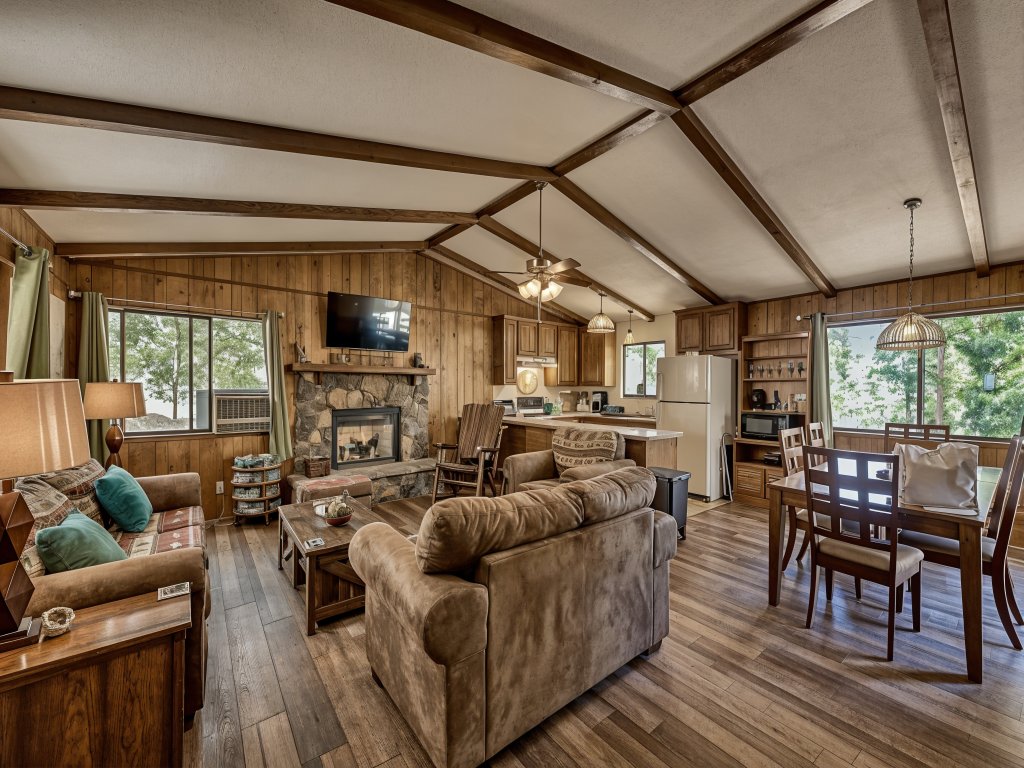 Grizzly Bear Lodge Rustic Cabin Vacation Rental in California - RedAwning
