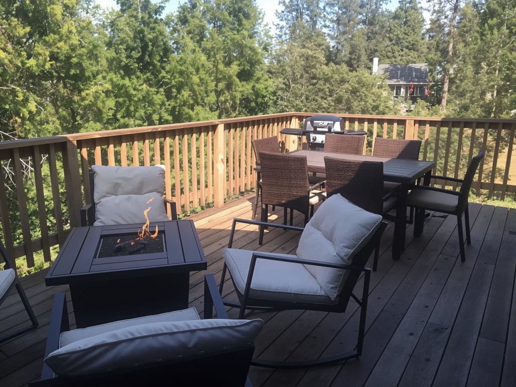 Grizzly Bear Lodge Rustic Cabin Vacation Rental in California - RedAwning