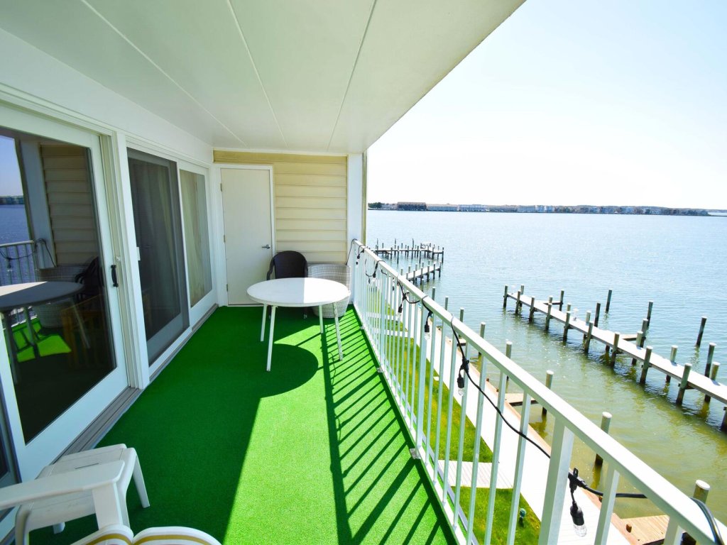 Thunder Island 16A Vacation Rental in Ocean City - RedAwning