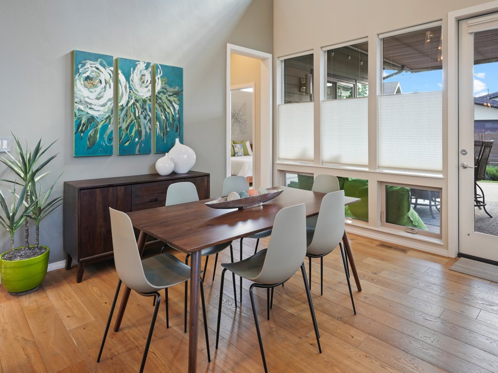 NWX Discover 30 Day Minimum Vacation Rental in Bend - RedAwning