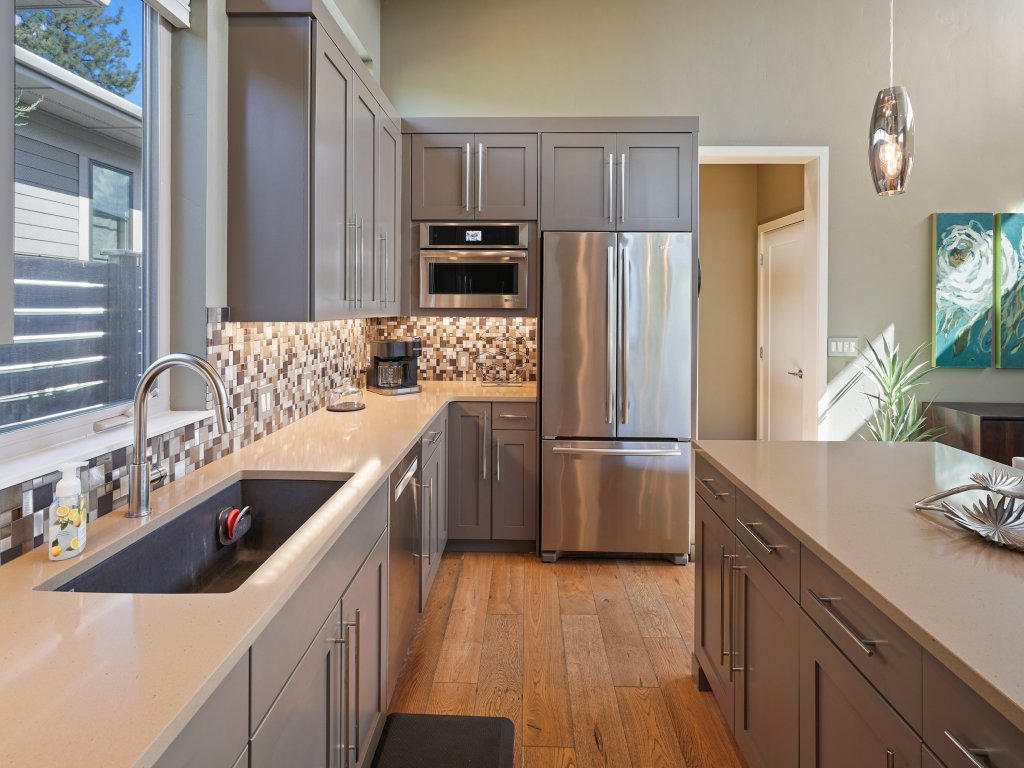 NWX Discover 30 Day Minimum Vacation Rental in Bend - RedAwning