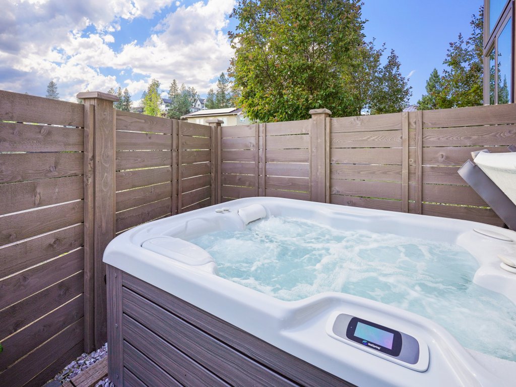 NWX Discover 30 Day Minimum Vacation Rental in Bend - RedAwning
