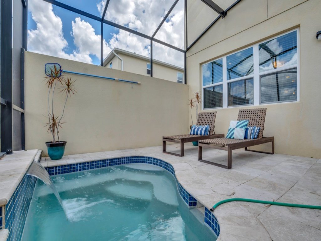 4 Bed townhome with Private Pool Near Disney! Vacation Rental in Kissimmee - RedAwning