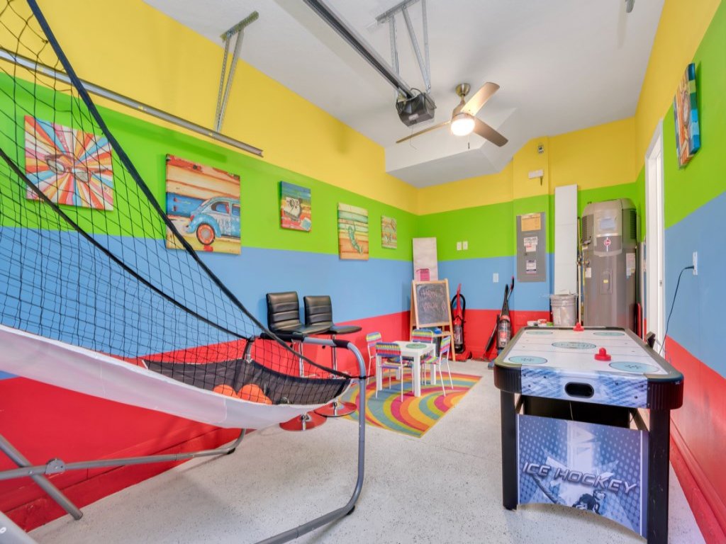 4 Bed townhome with Private Pool Near Disney! Vacation Rental in Kissimmee - RedAwning