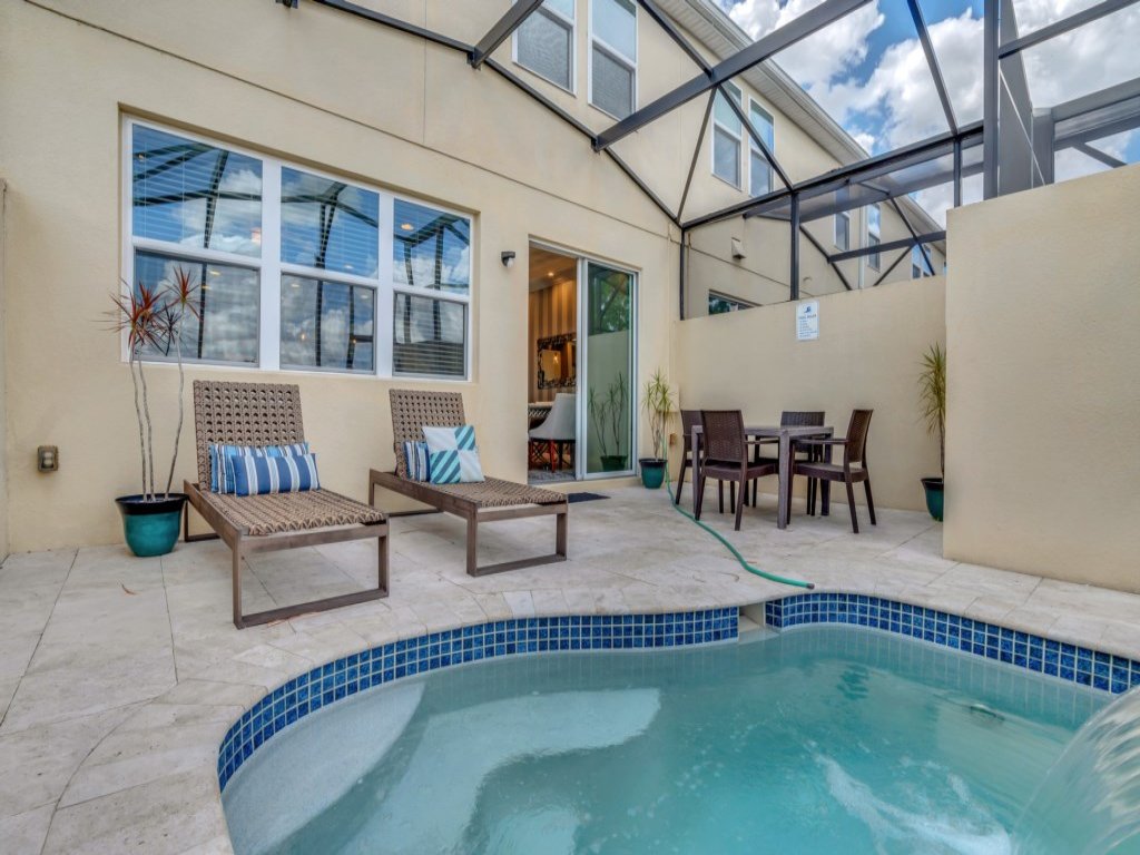 4 Bed townhome with Private Pool Near Disney! Vacation Rental in Kissimmee - RedAwning