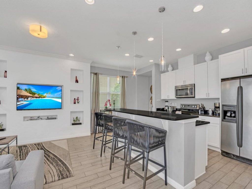 4 Bed townhome with Private Pool Near Disney! Vacation Rental in Kissimmee - RedAwning