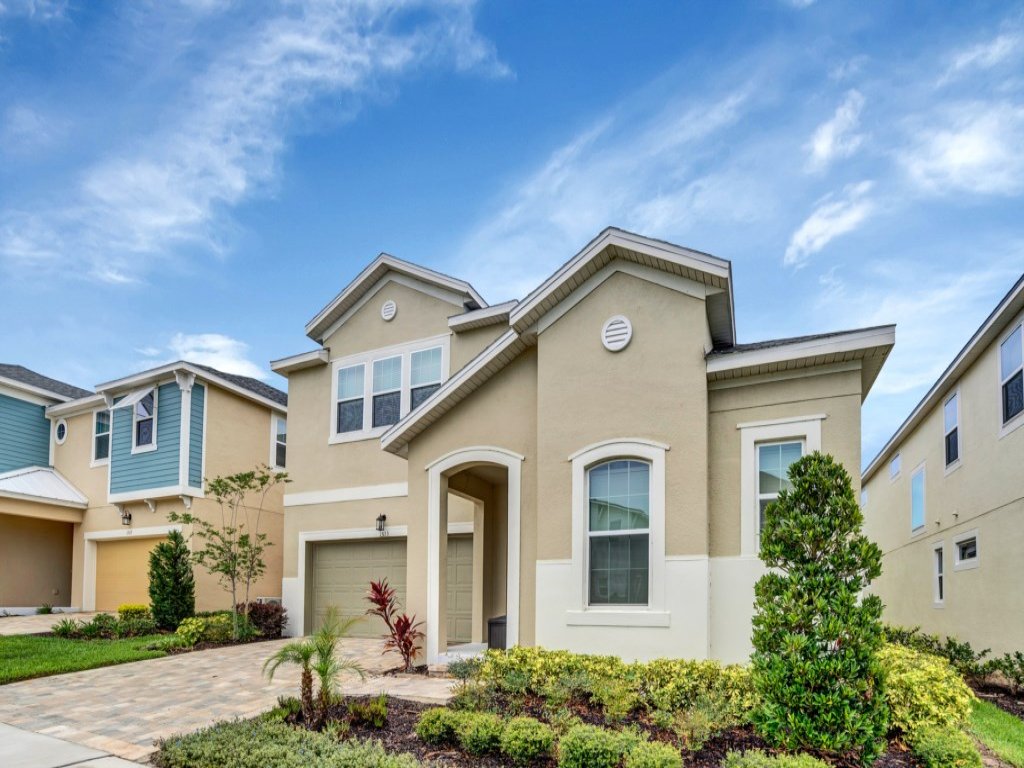 Best Resort Solara 5 Bedroom Pool home! Flowrider Vacation Rental in Kissimmee - RedAwning