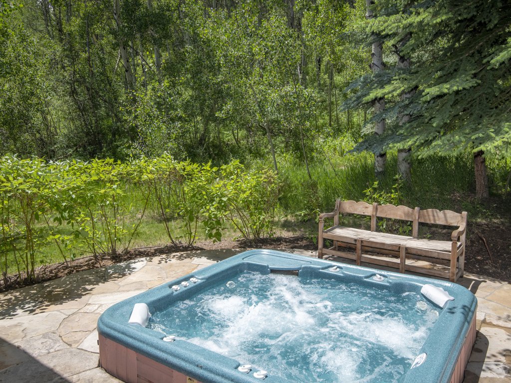 40 Goshawk Vacation Rental in Bachelor Gulch - RedAwning