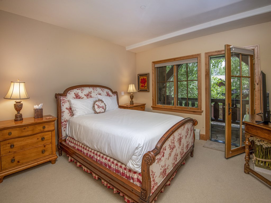 40 Goshawk Vacation Rental in Bachelor Gulch - RedAwning