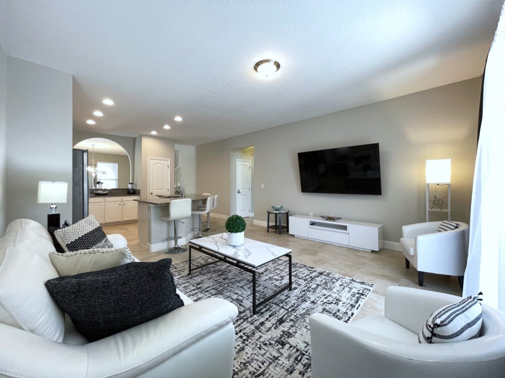 Crisp & Pristine Pool & Spa & Game Room Home! Vacation Rental in Davenport - RedAwning