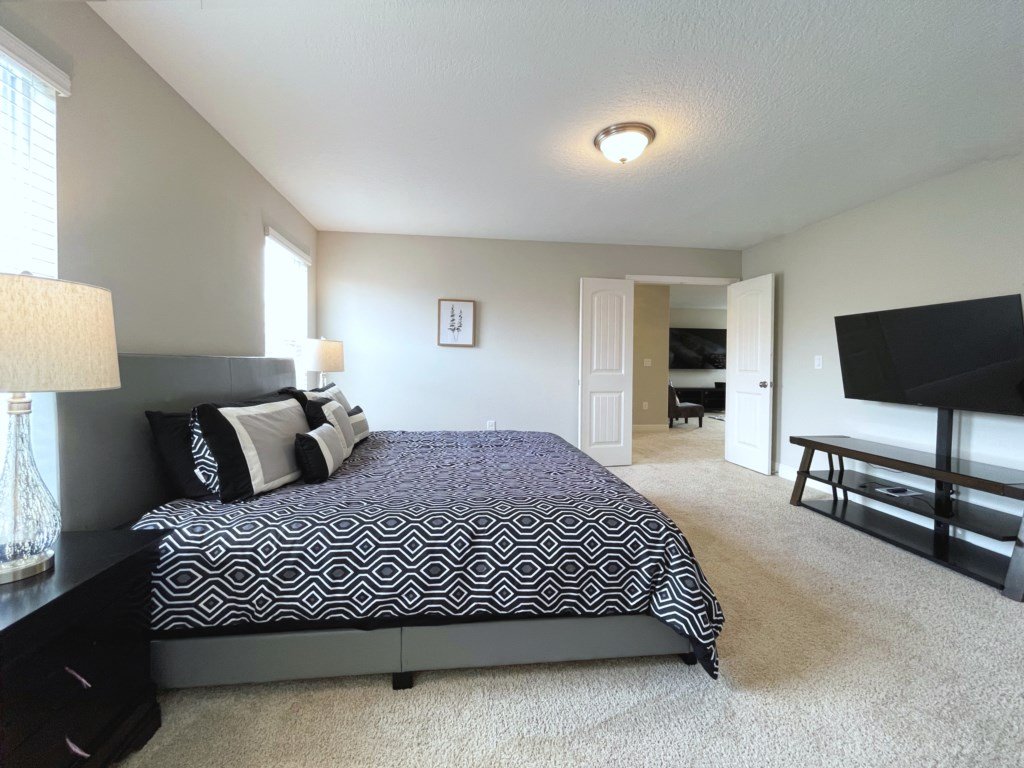 Crisp & Pristine Pool & Spa & Game Room Home! Vacation Rental in Davenport - RedAwning