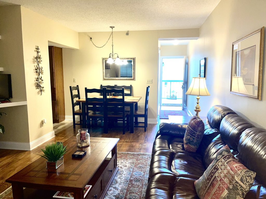 204 2-Bedroom Vacation Rental in Pigeon Forge - RedAwning