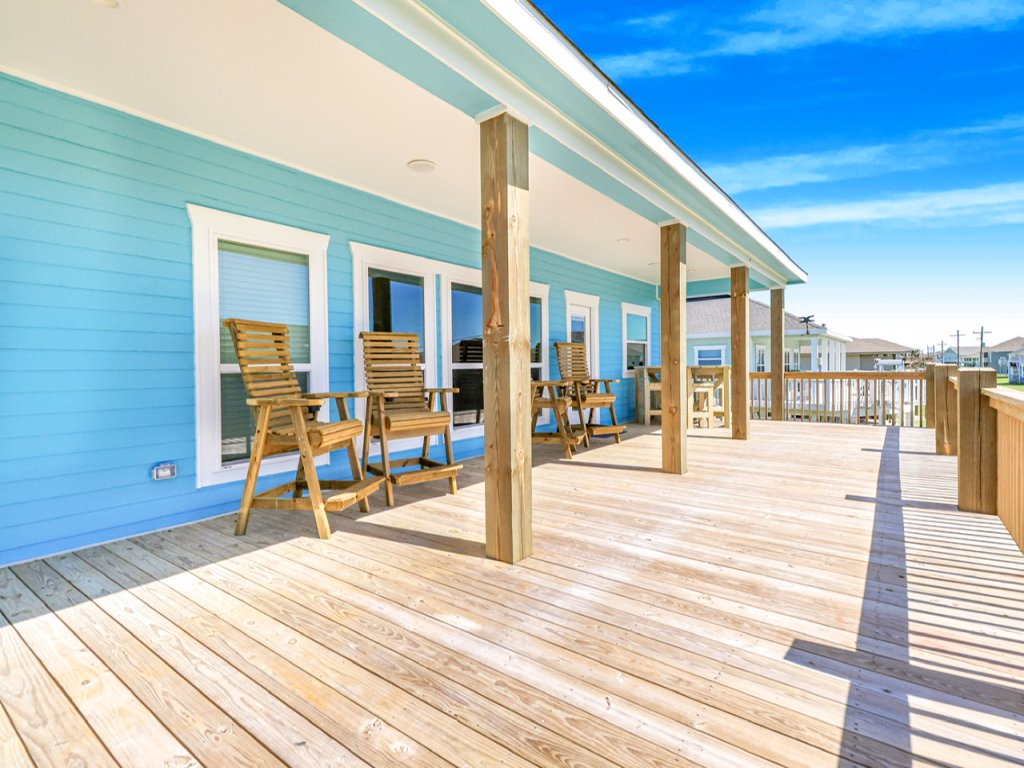 Tide's Up Sand Castle Home Vacation Rental in Texas - RedAwning
