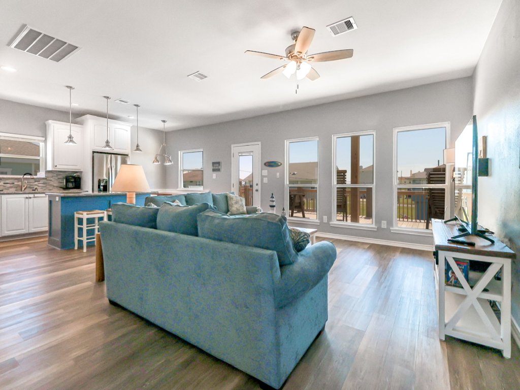 Tide's Up Sand Castle Home Vacation Rental in Texas - RedAwning