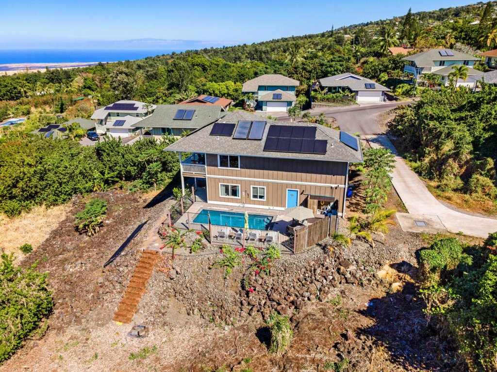 Hale Lio Kai Vacation Rental in Kailua Kona - RedAwning