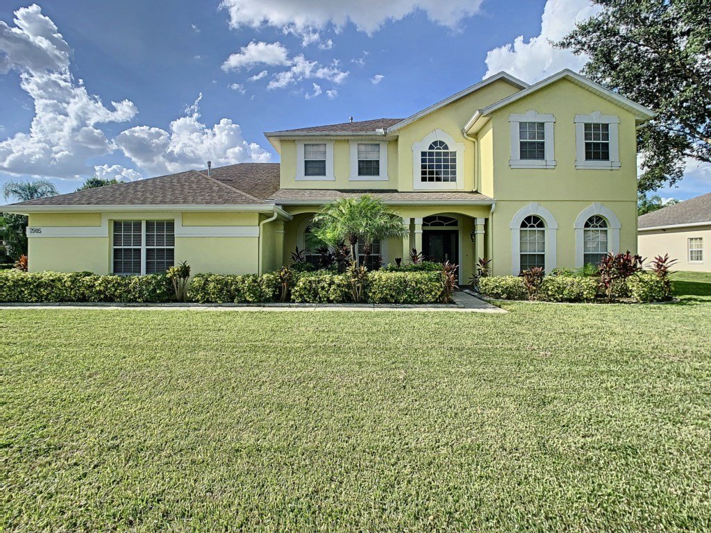 Fantastic 7 Bed 6 Bath in Prestigious Gated Comm. Vacation Rental in Kissimmee - RedAwning