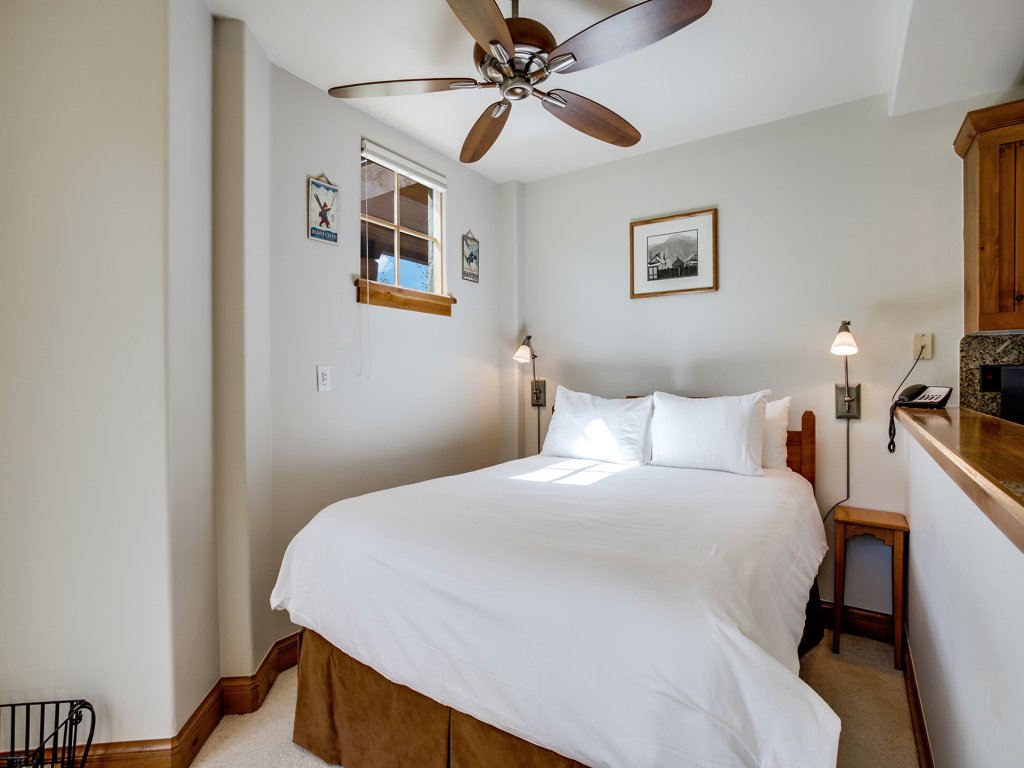 Spacious studio condo with lift view at Elkhorn Lodge Vacation Rental in Beaver Creek - RedAwning