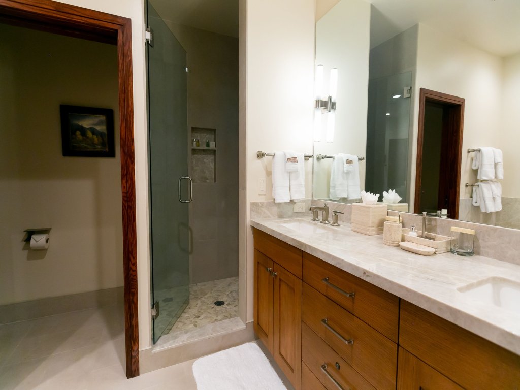 Luxury Four Bedroom Multi-Level Townhouse Vacation Rental in Park City - RedAwning