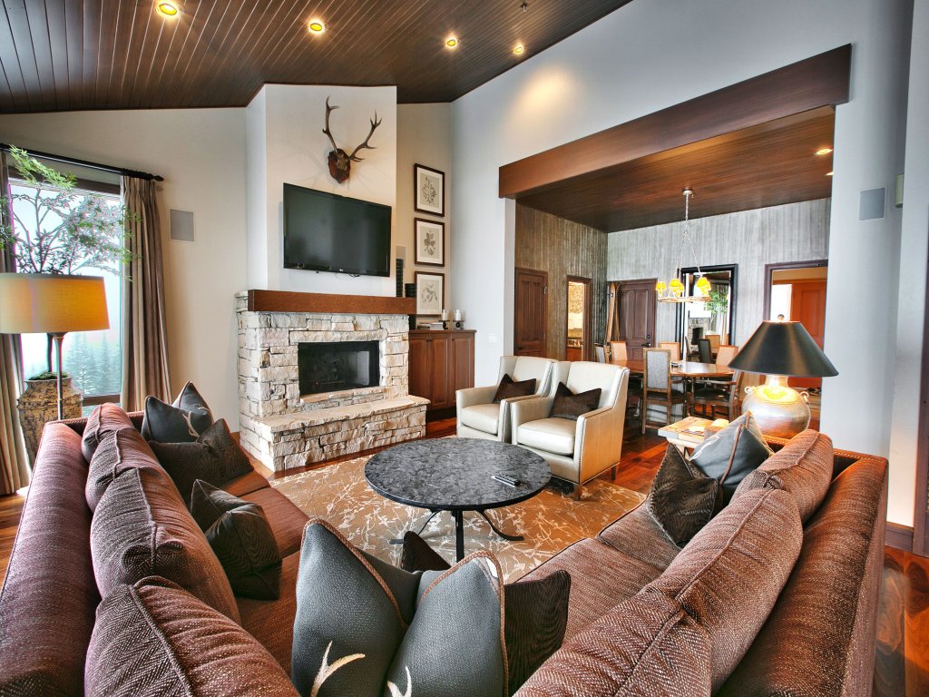 Premium Luxury Three Bedroom Suite with Two Hot Tubs Vacation Rental in Park City - RedAwning