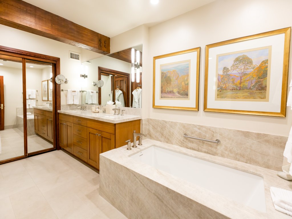 Deluxe King Room with Fireplace Vacation Rental in Park City - RedAwning