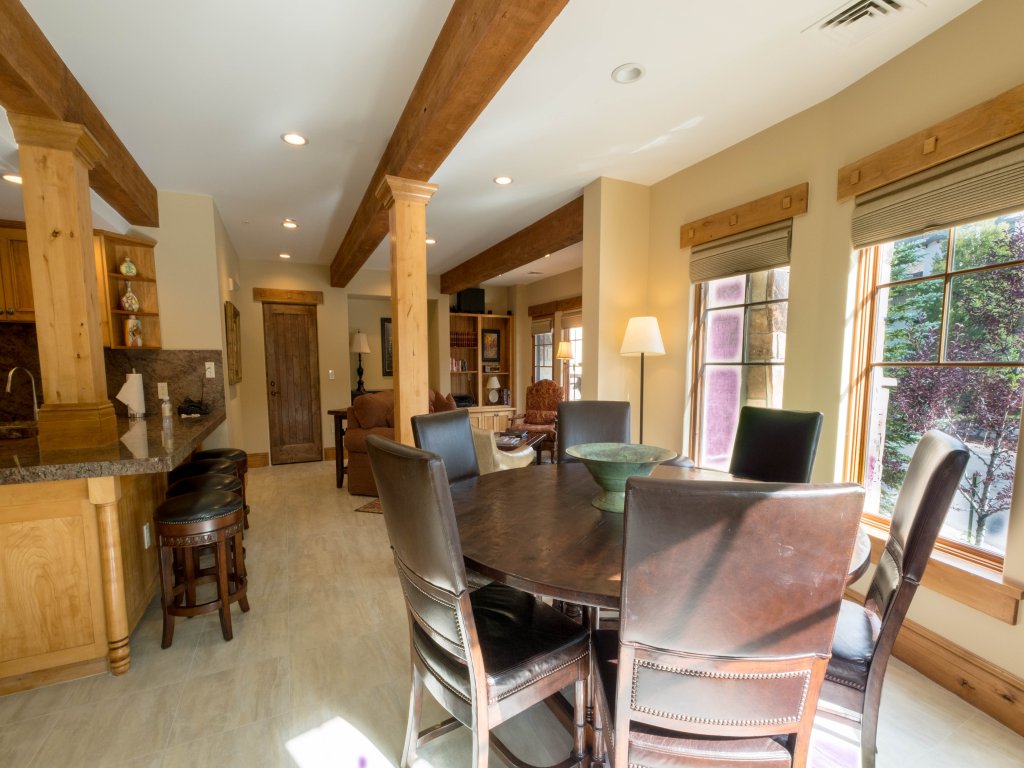 Luxury One Bedroom Vacation Rental in Park City - RedAwning