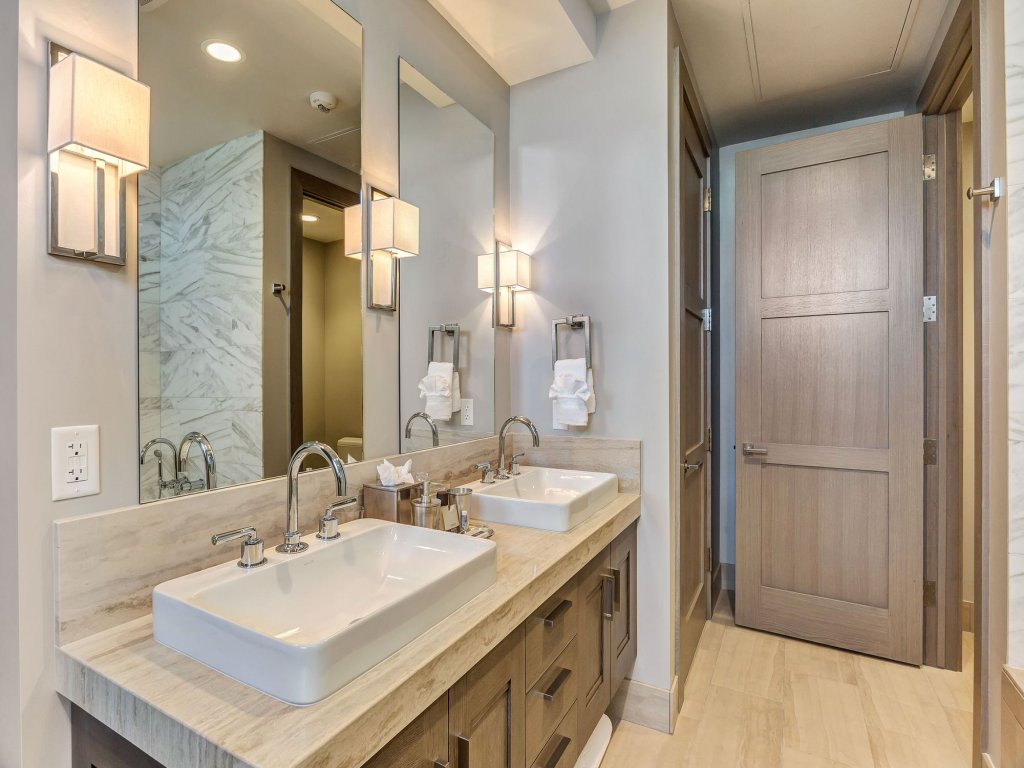 Premium Room Vacation Rental in Park City - RedAwning