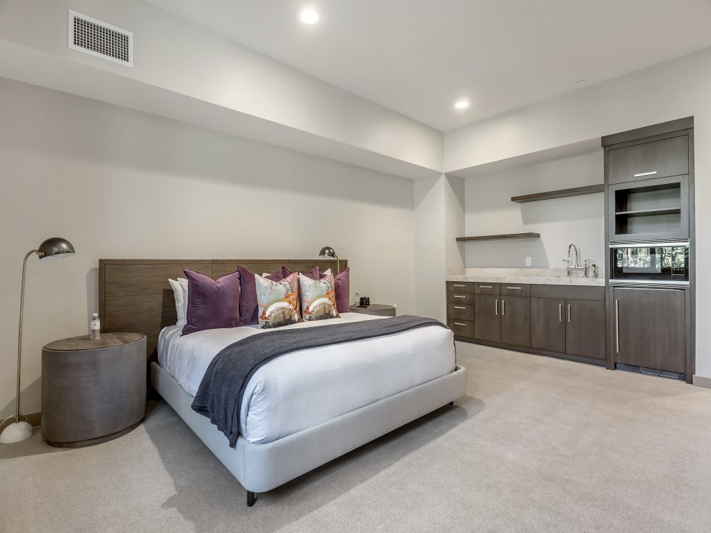 Platinum Four Bedroom Suite Vacation Rental in Park City - RedAwning