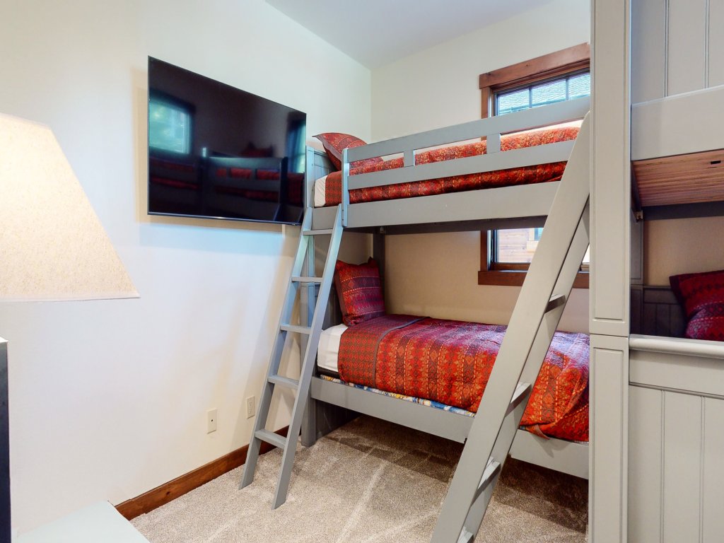 Lakeview Townhomes #5 Vacation Rental in Mammoth Lakes - RedAwning