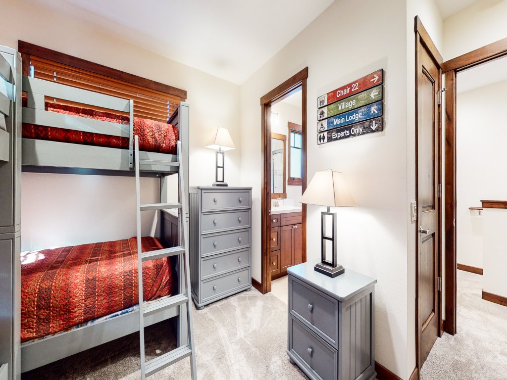 Lakeview Townhomes #5 Vacation Rental in Mammoth Lakes - RedAwning