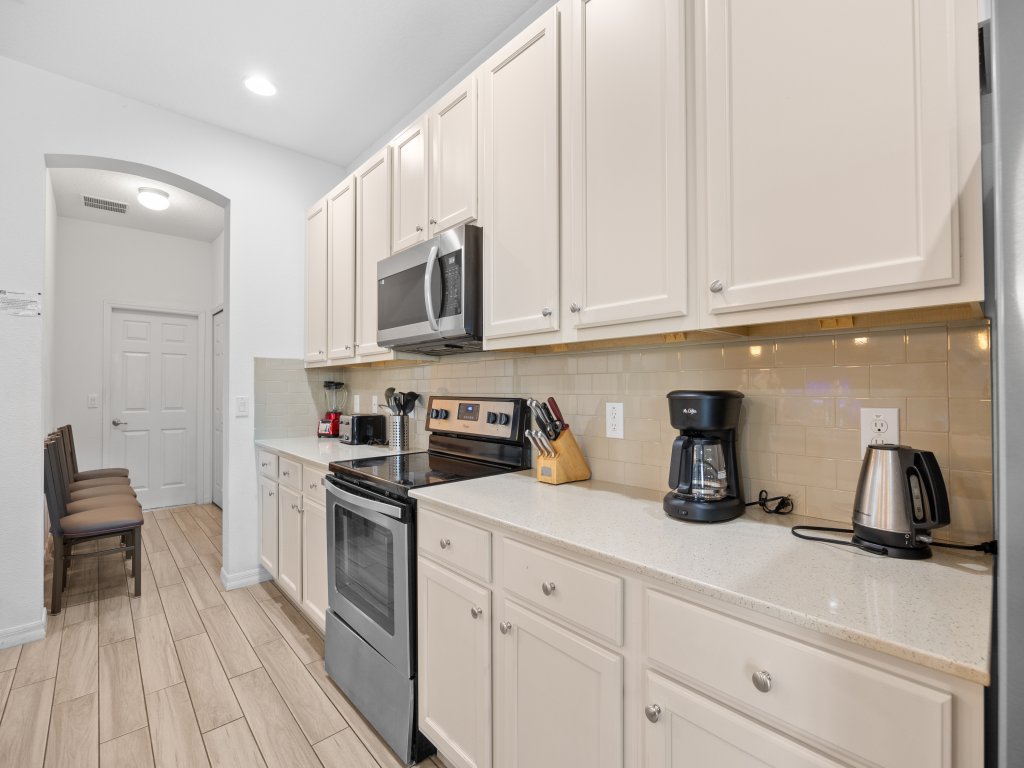 Luxury 13 Bedroom Disney Villa Pool SPA Game Room WI-FI Vacation Rental in Davenport - RedAwning