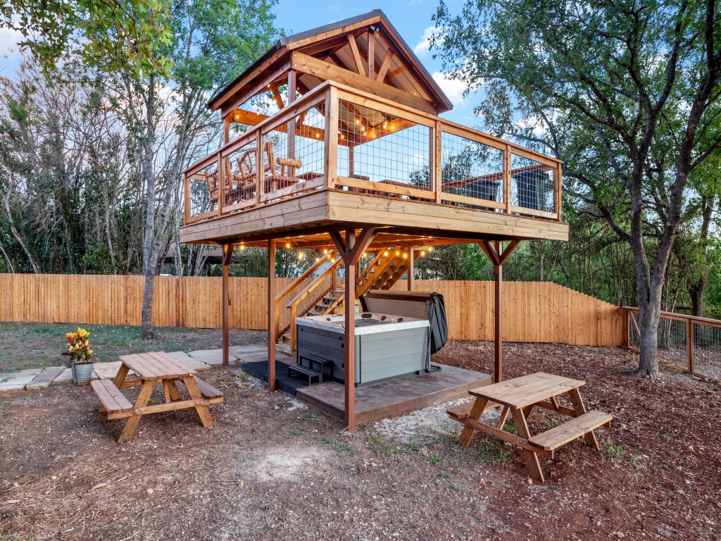 Guadalupe Bluff Bunk House Vacation Rental in Kerrville - RedAwning