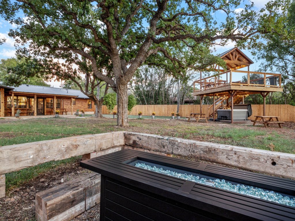 Guadalupe Bluff Bunk House Vacation Rental in Kerrville - RedAwning