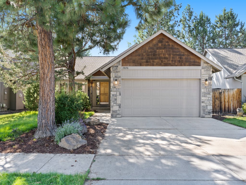 Quail Covey Vacation Rental in Bend - RedAwning