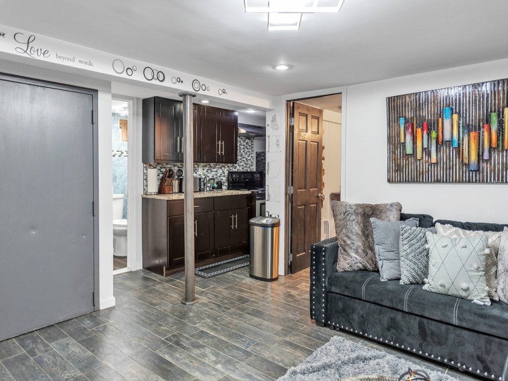 Cozy Modern 1BR Apartment - Just 10 mins From JFK Airport Vacation Rental in New York - RedAwning