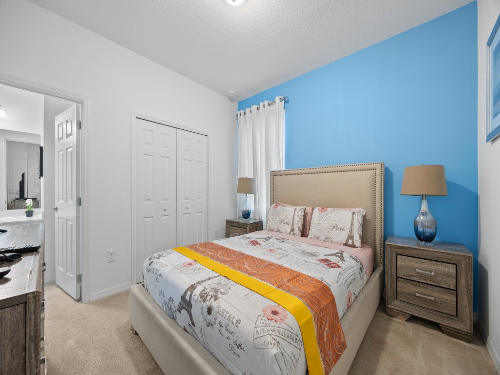 Gorgeous 9BD (sleeps 24) in the Solterra Resort! Vacation Rental in Davenport - RedAwning